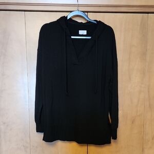 Lou & Grey Black V-Neck Sweatshirf